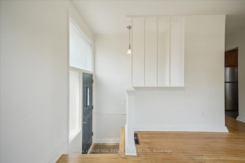 Photo 17 at 10 Mendip Crescent, Dorset Park, Toronto