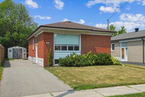 Photo 22 at 10 Mendip Crescent, Dorset Park, Toronto