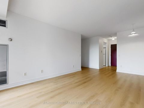 Photo 14 at 312 - 91 Townsgate Drive, Yorkhill, Vaughan