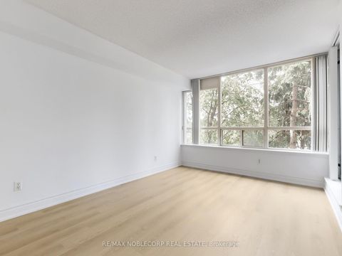 Photo 19 at 312 - 91 Townsgate Drive, Yorkhill, Vaughan