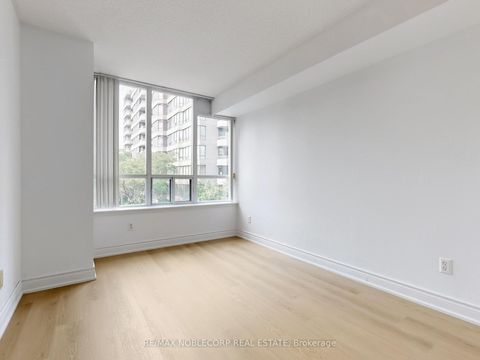 Photo 23 at 312 - 91 Townsgate Drive, Yorkhill, Vaughan