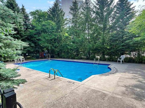 Photo 34 at 312 - 91 Townsgate Drive, Yorkhill, Vaughan