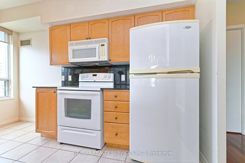 Photo 14 at Suite 1309 - 38 Fontenay Court, Humber Valley, Toronto