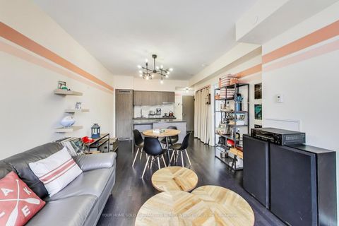 Photo 9 at 325 - 501 St. Clair Avenue W, Casa Loma, Toronto