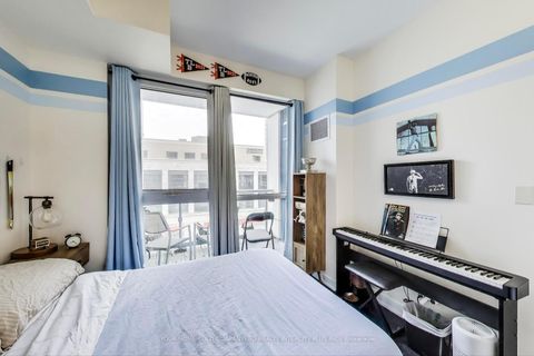 Photo 14 at 325 - 501 St. Clair Avenue W, Casa Loma, Toronto