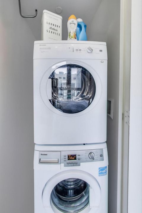 Photo 17 at 325 - 501 St. Clair Avenue W, Casa Loma, Toronto