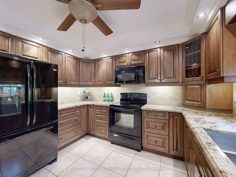 Photo 6 at 236 Russet Way, East Woodbridge, Vaughan