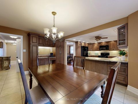 Photo 9 at 236 Russet Way, East Woodbridge, Vaughan