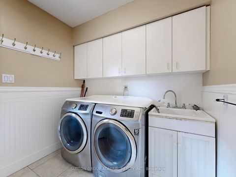 Photo 12 at 236 Russet Way, East Woodbridge, Vaughan