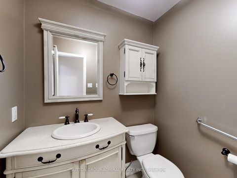 Photo 13 at 236 Russet Way, East Woodbridge, Vaughan