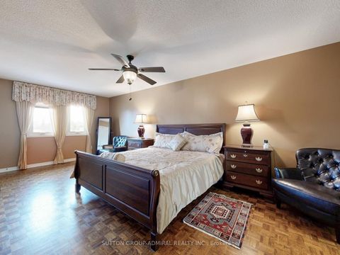 Photo 17 at 236 Russet Way, East Woodbridge, Vaughan