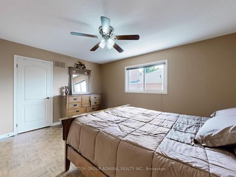 Photo 22 at 236 Russet Way, East Woodbridge, Vaughan