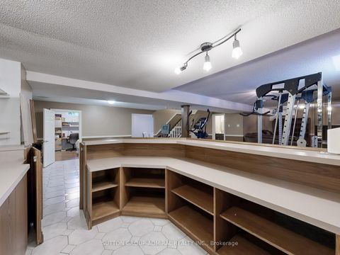Photo 33 at 236 Russet Way, East Woodbridge, Vaughan
