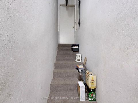 Photo 41 at 236 Russet Way, East Woodbridge, Vaughan