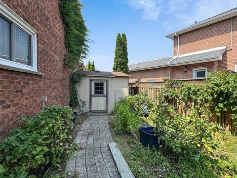 Photo 48 at 236 Russet Way, East Woodbridge, Vaughan
