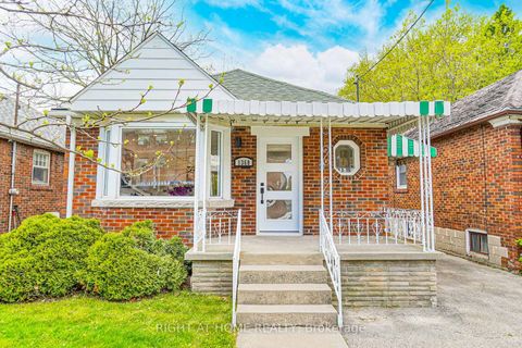 Photo 1 at 1360 Woodbine Avenue, East York, Toronto