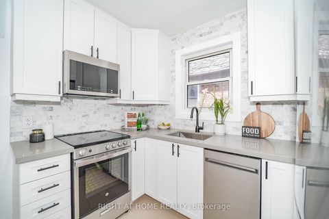 Photo 13 at 1360 Woodbine Avenue, East York, Toronto