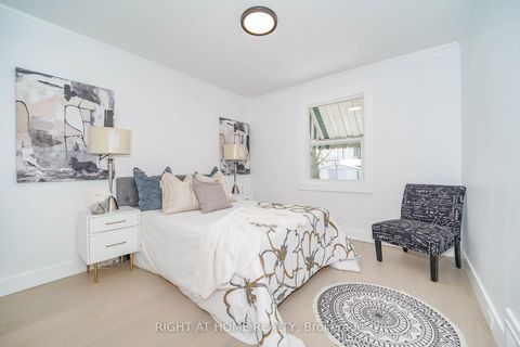 Photo 16 at 1360 Woodbine Avenue, East York, Toronto