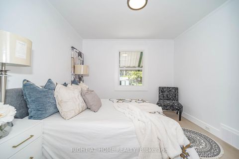 Photo 17 at 1360 Woodbine Avenue, East York, Toronto