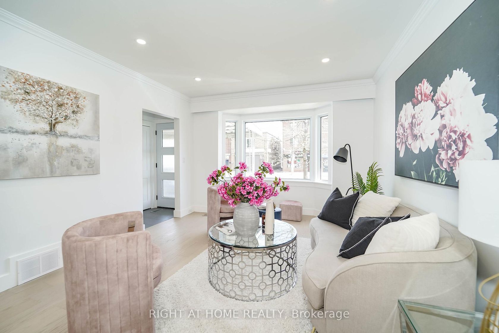 1360 Woodbine Avenue, East York, Toronto 