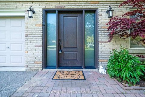 Photo 2 at 118 Betty Ann Drive, Willowdale West, Toronto