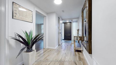 Photo 4 at 118 Betty Ann Drive, Willowdale West, Toronto