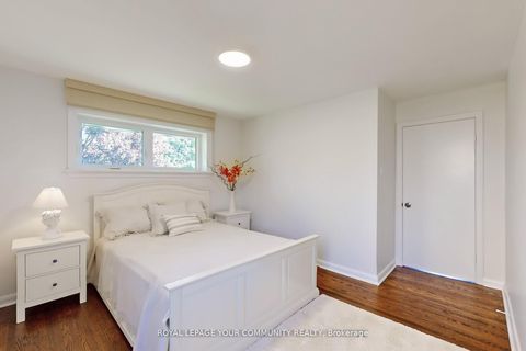 Photo 24 at 118 Betty Ann Drive, Willowdale West, Toronto