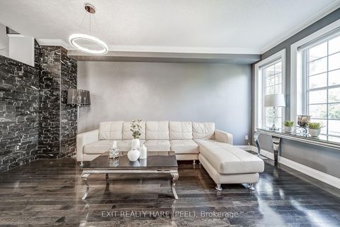 Photo 5 at 41 Poetry Drive, Vellore Village, Vaughan
