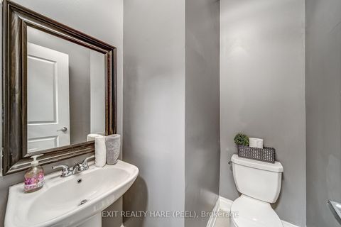 Photo 18 at 41 Poetry Drive, Vellore Village, Vaughan