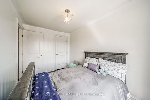 Photo 32 at 41 Poetry Drive, Vellore Village, Vaughan