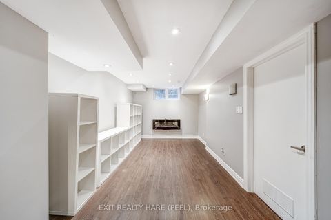 Photo 40 at 41 Poetry Drive, Vellore Village, Vaughan