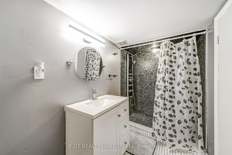 Photo 44 at 41 Poetry Drive, Vellore Village, Vaughan