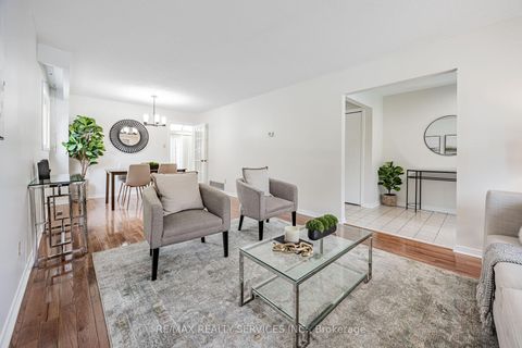 Photo 6 at 9 Garview Court, The Westway, Toronto