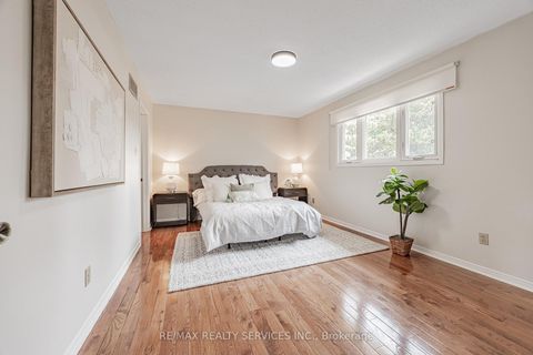 Photo 20 at 9 Garview Court, The Westway, Toronto