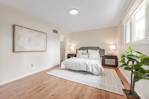 Photo 21 at 9 Garview Court, The Westway, Toronto
