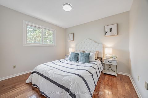 Photo 25 at 9 Garview Court, The Westway, Toronto