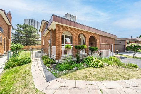 Photo 35 at 9 Garview Court, The Westway, Toronto