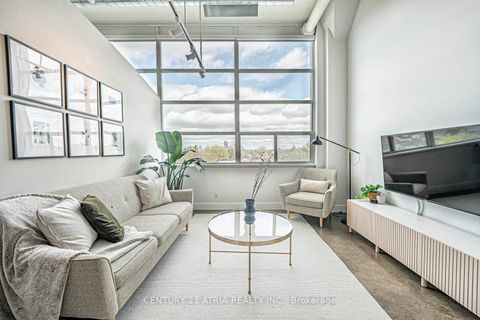Photo 11 at 318 - 1001 Roselawn Avenue, Belgravia, Toronto