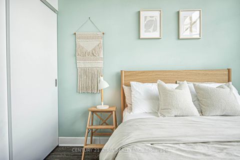 Photo 27 at 318 - 1001 Roselawn Avenue, Belgravia, Toronto