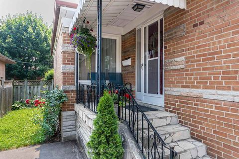 Photo 3 at 11 Velma Drive, Queensway, Toronto