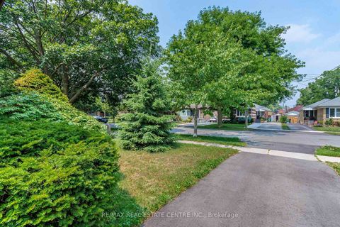 Photo 6 at 11 Velma Drive, Queensway, Toronto