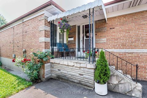 Photo 7 at 11 Velma Drive, Queensway, Toronto