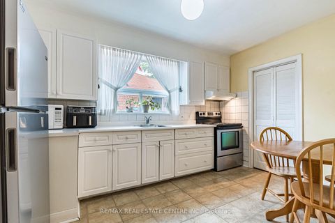 Photo 17 at 11 Velma Drive, Queensway, Toronto