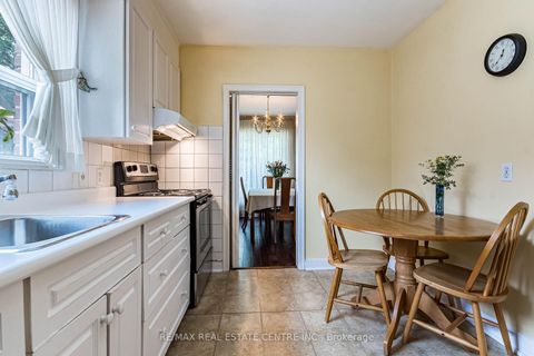 Photo 18 at 11 Velma Drive, Queensway, Toronto