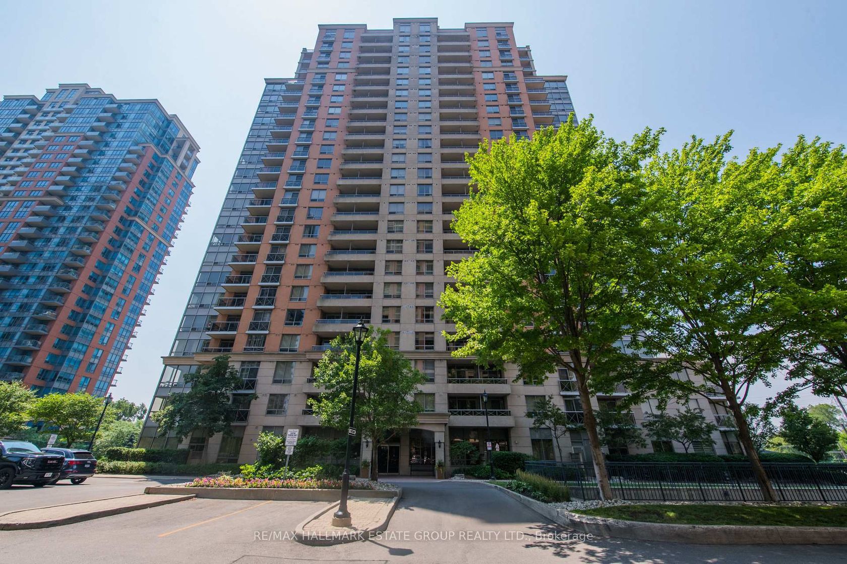 2324 - 5233 Dundas Street W, City Centre West, Toronto 