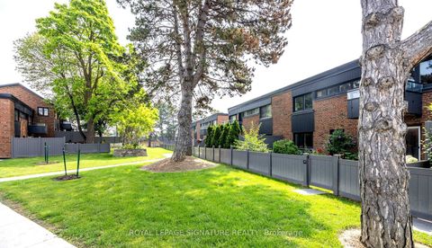 Photo 1 at 44 - 51 Broadfield Drive, Markland Wood, Toronto