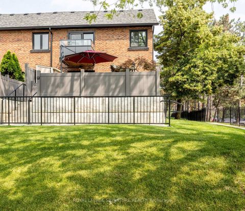 Photo 5 at 44 - 51 Broadfield Drive, Markland Wood, Toronto