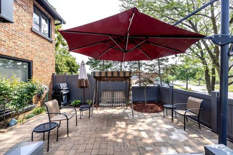 Photo 8 at 44 - 51 Broadfield Drive, Markland Wood, Toronto