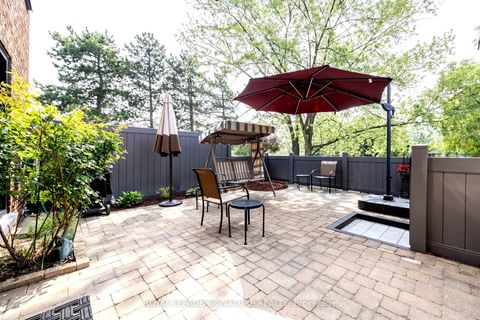 Photo 11 at 44 - 51 Broadfield Drive, Markland Wood, Toronto