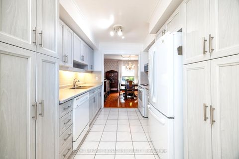 Photo 27 at 44 - 51 Broadfield Drive, Markland Wood, Toronto